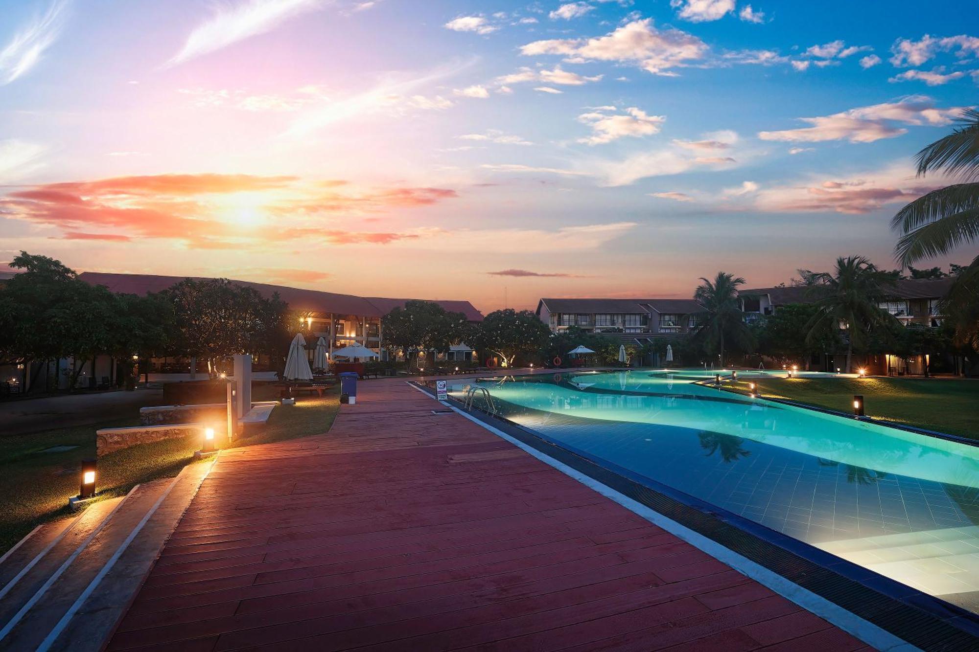 The Calm Resort & Spa Passikudah Buitenkant foto