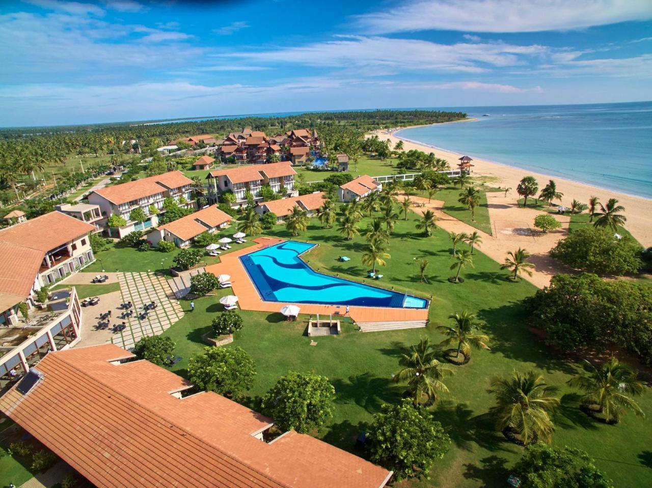 The Calm Resort & Spa Passikudah Buitenkant foto